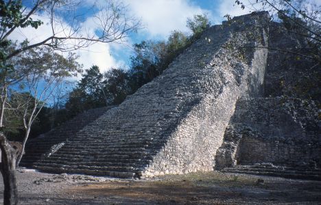 Obří pyramida v Cobá